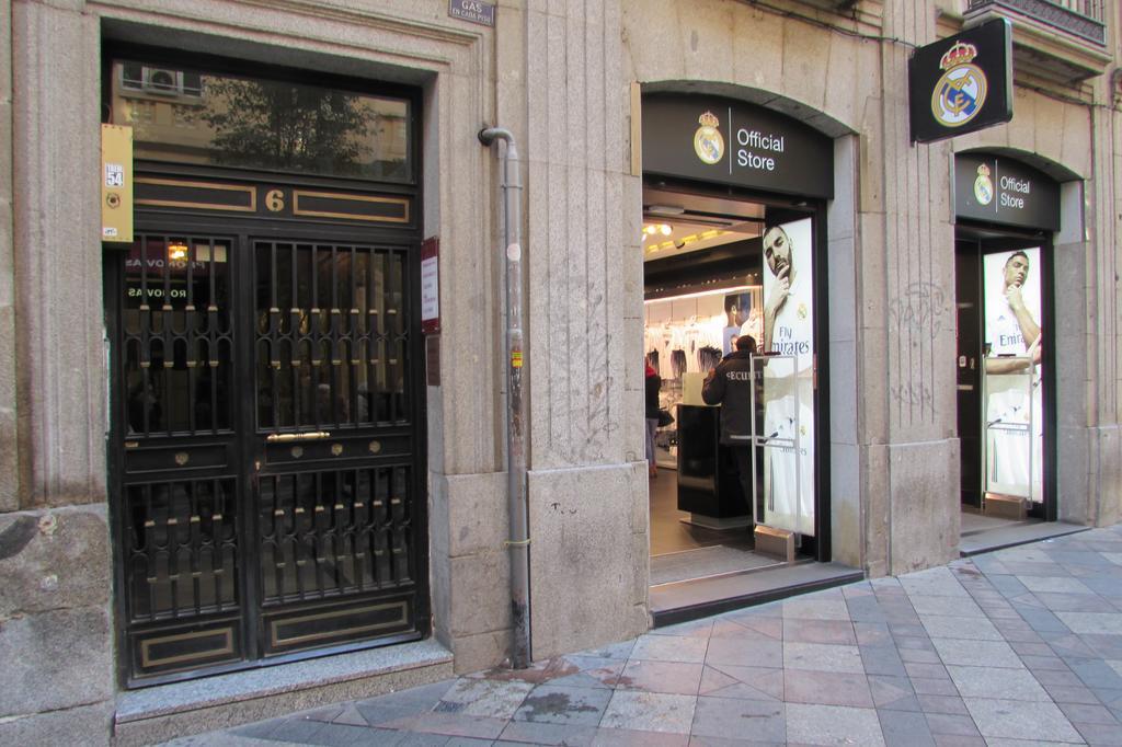 Hostal Aresol Madrid Exterior photo