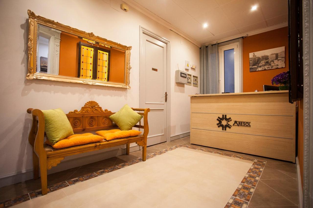 Hostal Aresol Madrid Exterior photo